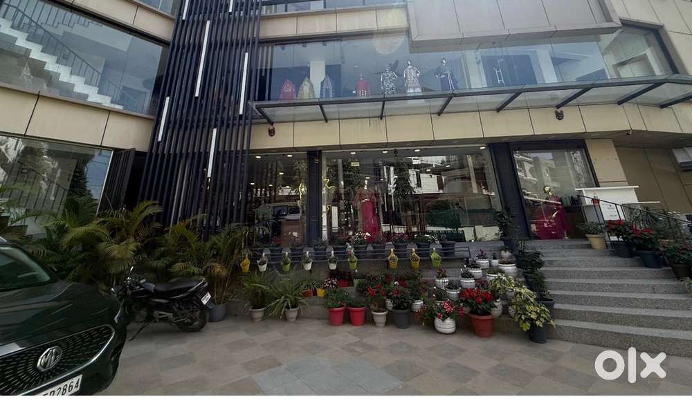 Comercial floor for rent rajpur road dilaram chowk