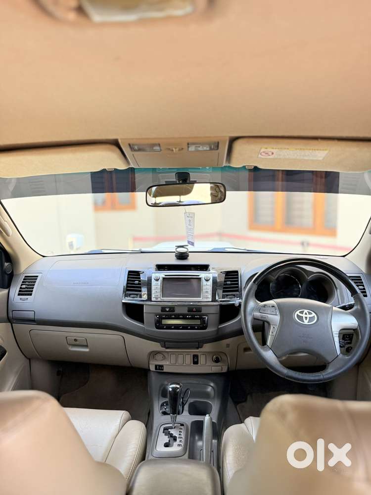 Toyota Fortuner 3.0 4x2 Automatic, 2013