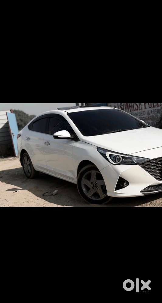 Hyundai New Verna Petrol 22