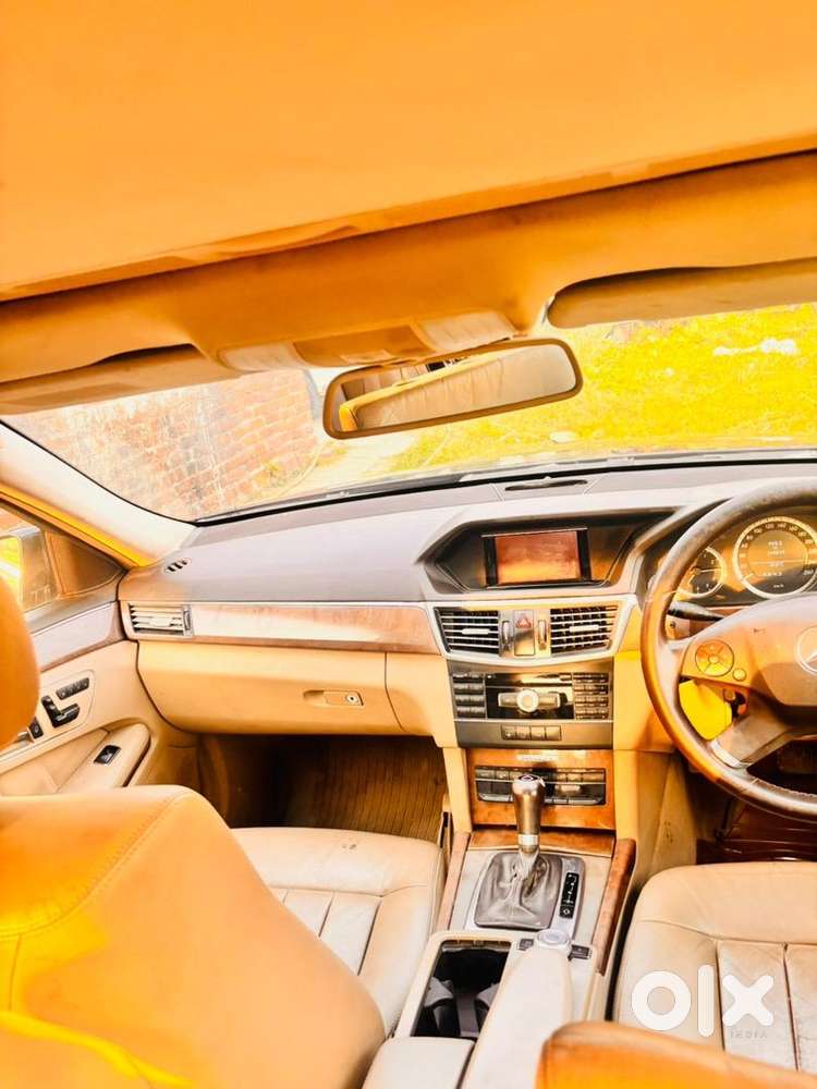 Mercedes-benz Luxury 2012 Car