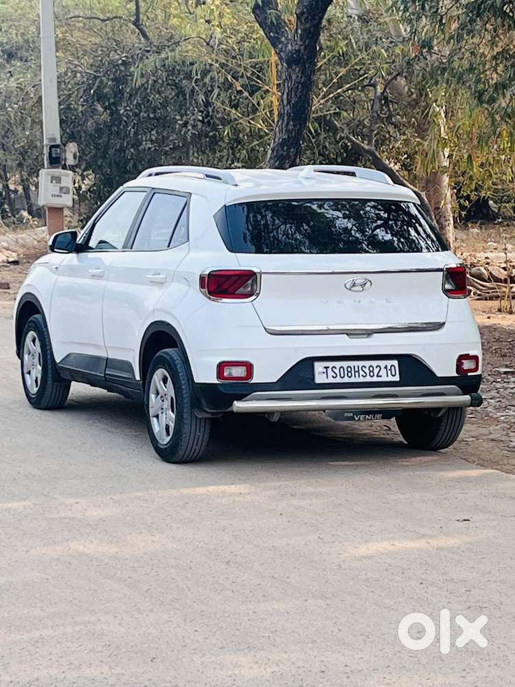 Hyundai Venue, 2021, Petrol