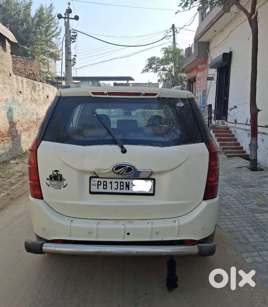 Mahindra Xuv500 2013 Diesel 102500 Km Driven