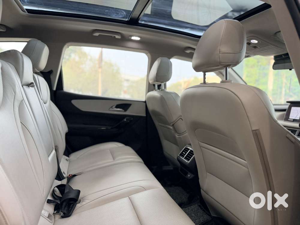 Mahindra Xuv700 2.2 Ax 7 Diesel At Luxury Pack Str Awd, 2024, Diesel