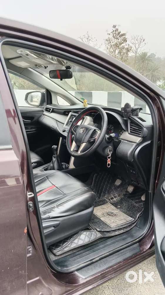 Toyota Innova Crysta 2.4g , Captain Seats , 65000km Only.