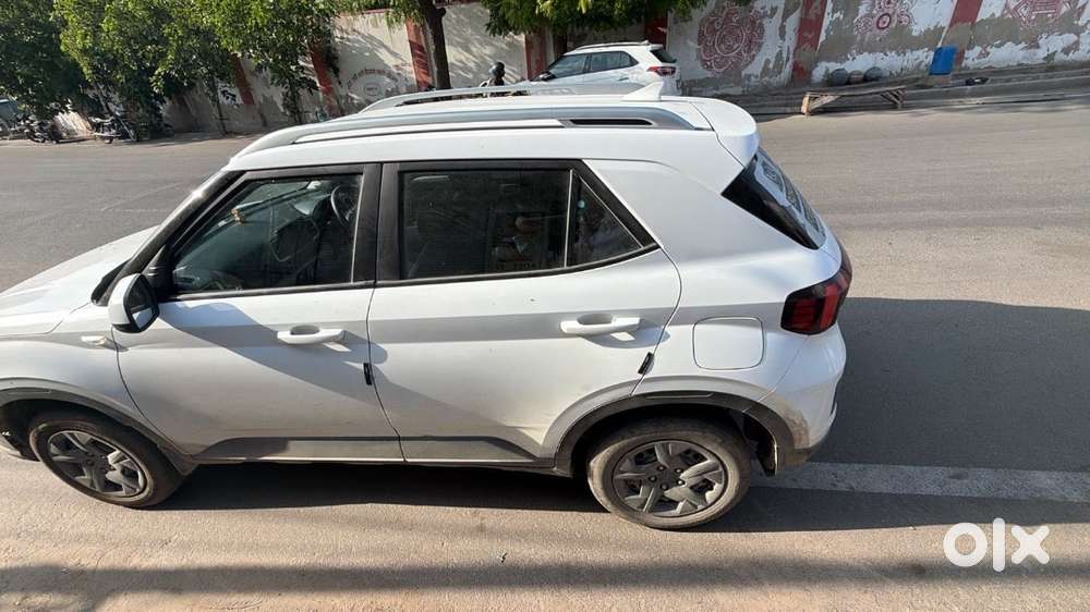 Hyundai Venue 2024 38000 Km Driven