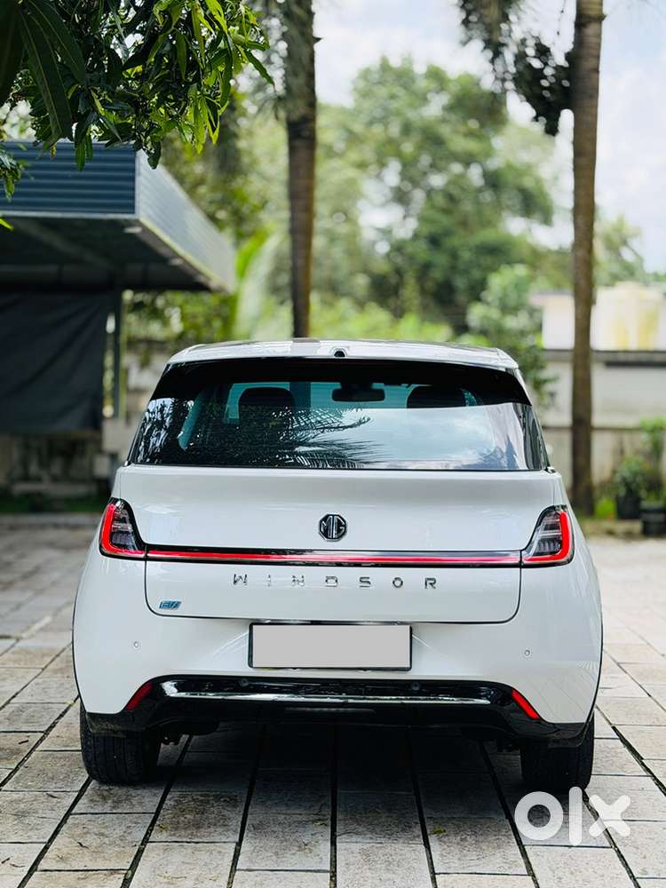 Mg Windsor Ev Essence 2025