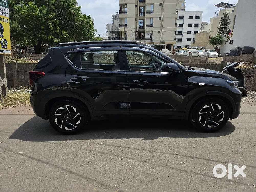 Kia Sonet 2024 Petrol Well Maintained Black Color