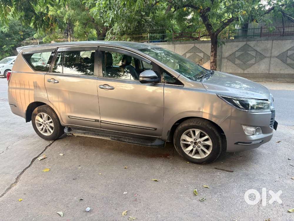 Toyota Innova Crysta 2.4 V, 2016, Diesel