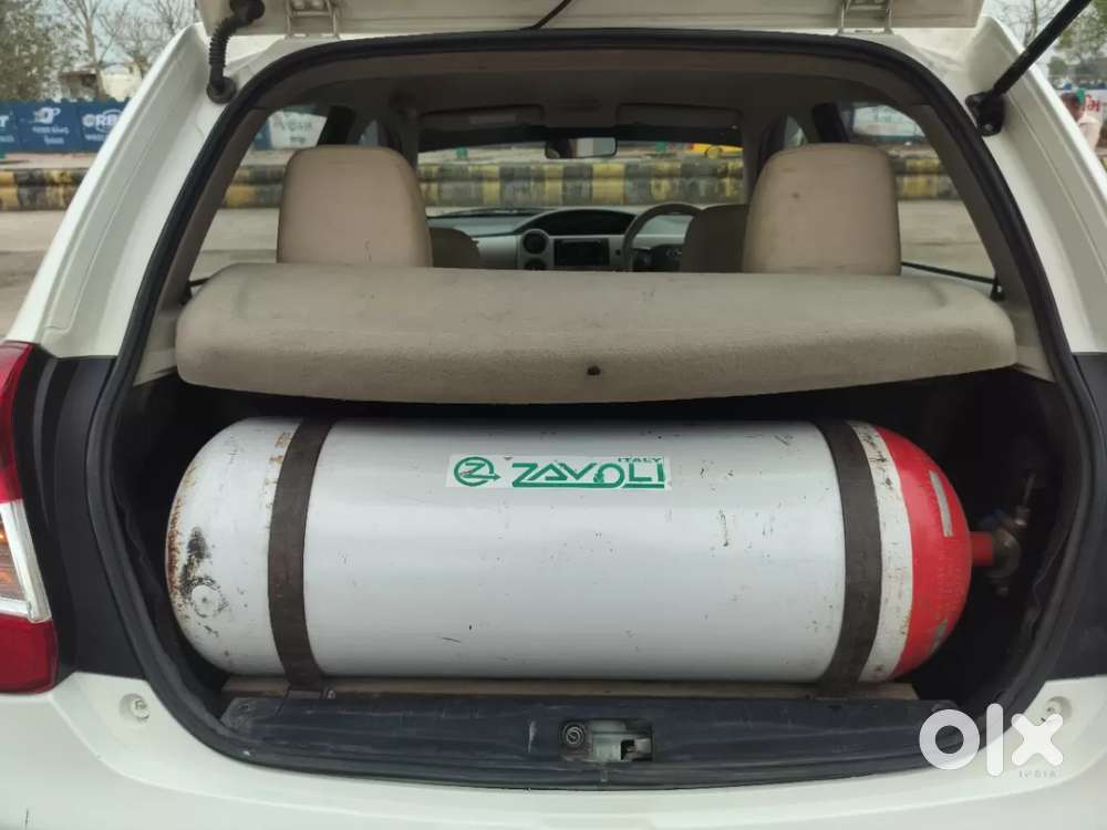 Toyota Etios 1.5 V, 2012, Petrol