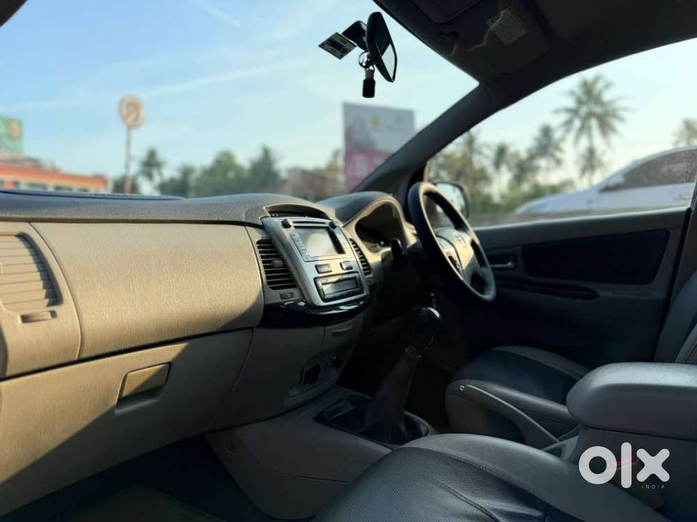 Toyota Innova 2.5 Zx 7 Str Bs-iv, 2013, Diesel