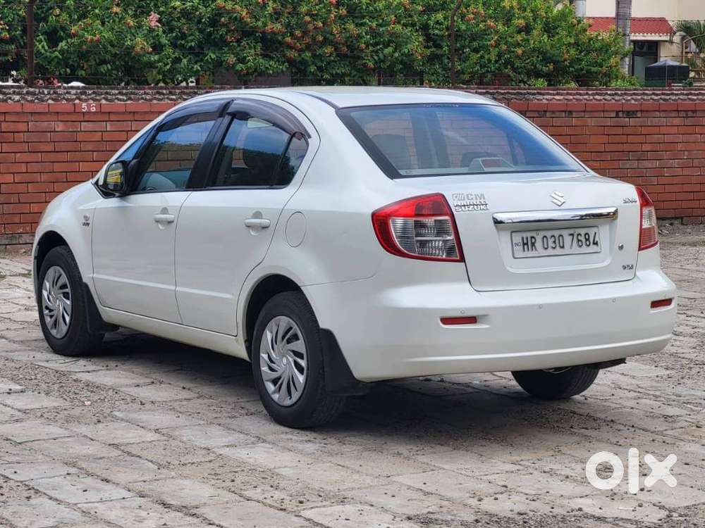 Maruti Suzuki Sx4 Vxi Bsiv, 2014, Petrol