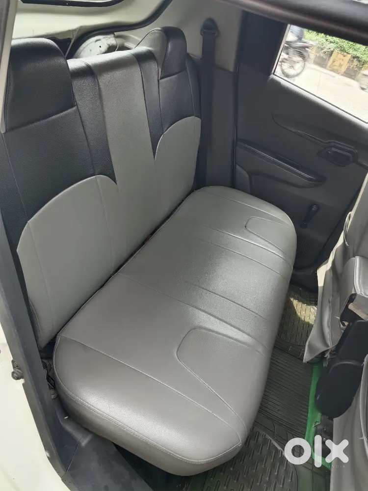 Mahindra Kuv 100 2018