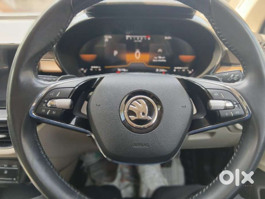 Skoda Slavia 1.0 Tsi Style At, 2023, Petrol