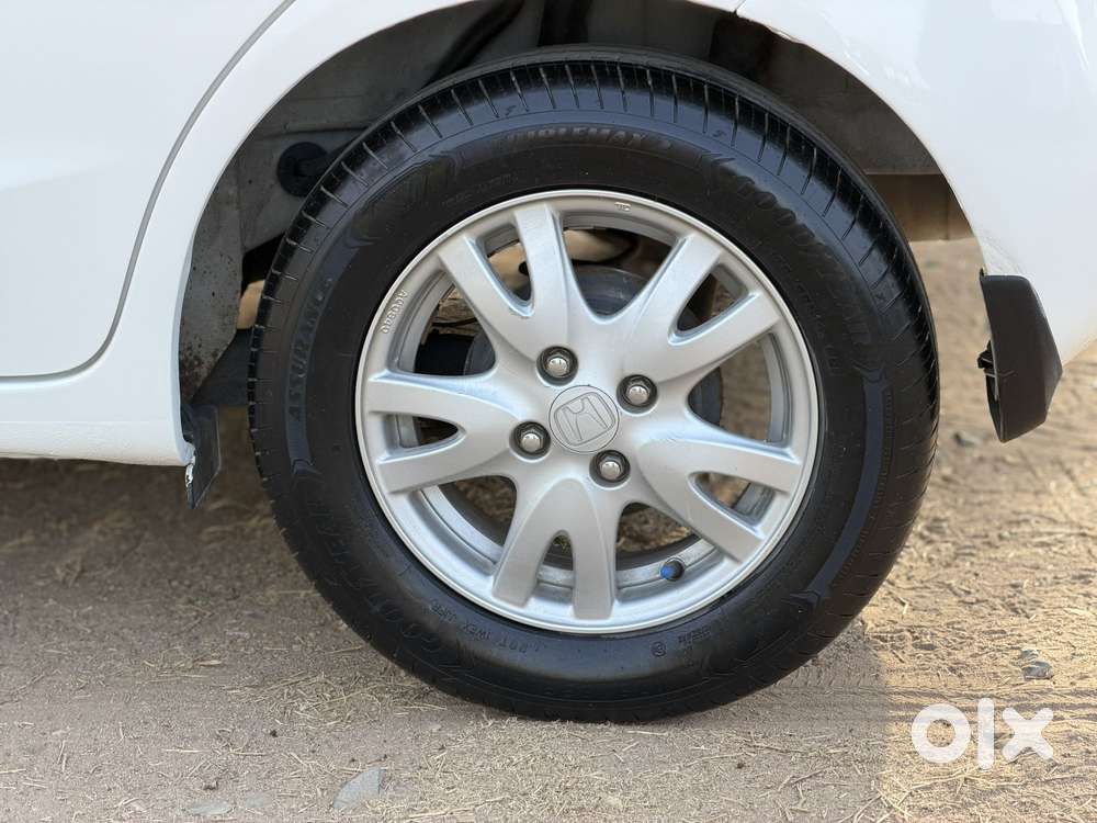 Honda Brio V Automatic, 2014, Petrol