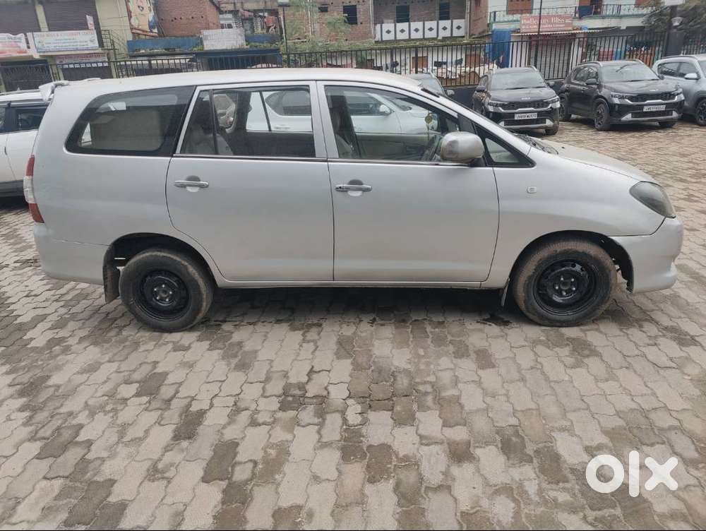 Toyota Innova Gx, 2010 Model.