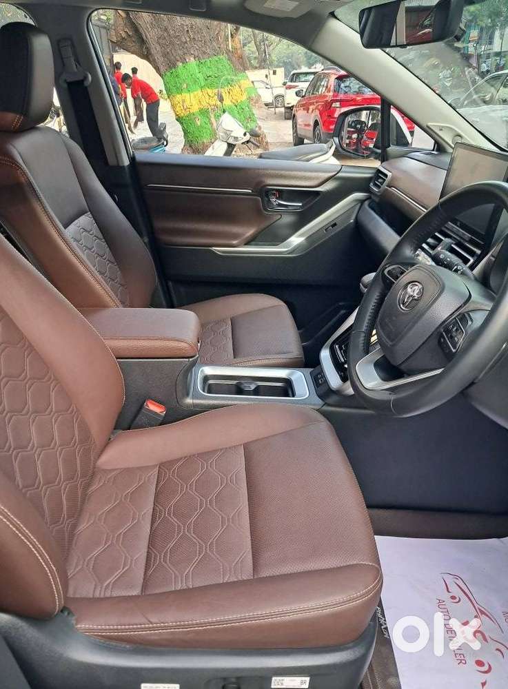 Toyota Innova Hycross 2.0 Zx Hybrid 7 Str, 2024, Petrol