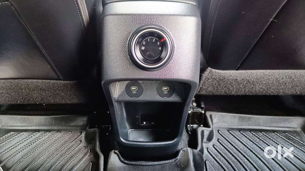 Kia Carens 1.4 Prestige Plus Turbo Dct 7 Str, 2022, Petrol