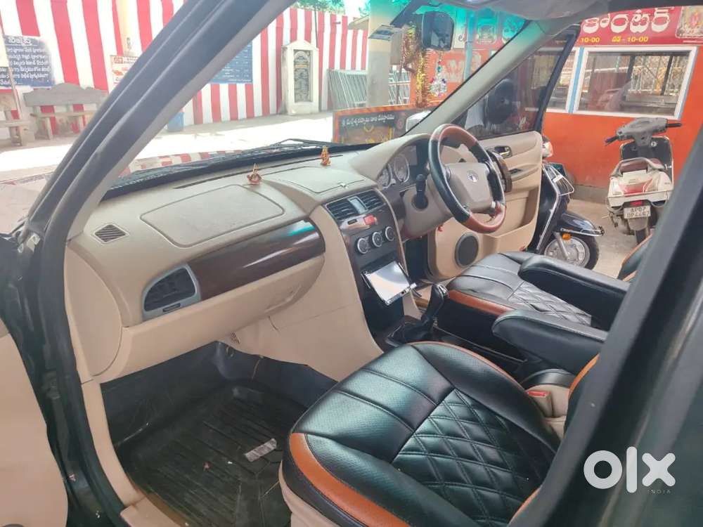 Tata Safari Storme 2015