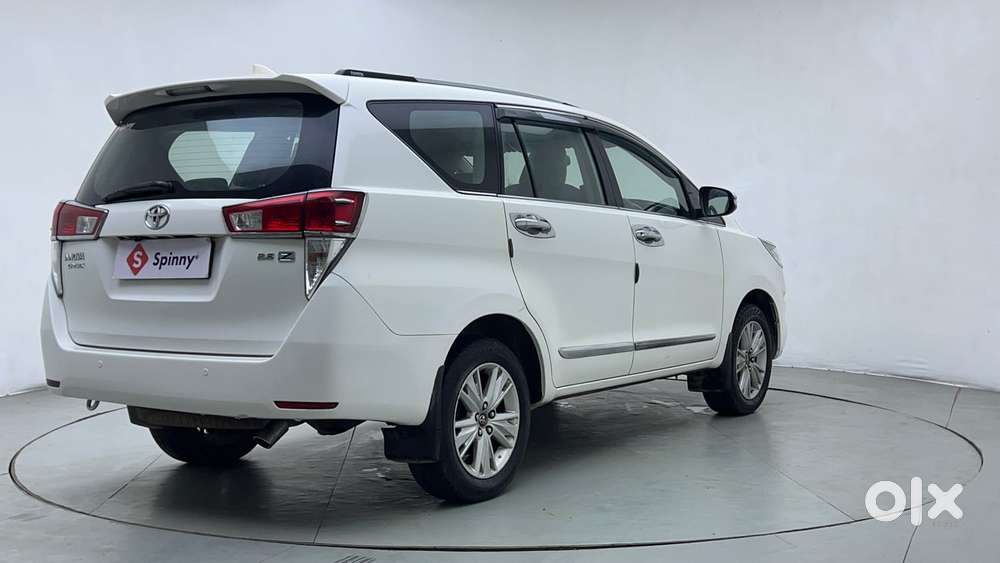 Toyota Innova Crysta 2.8 Zx At 7 Seater, 2016, Diesel