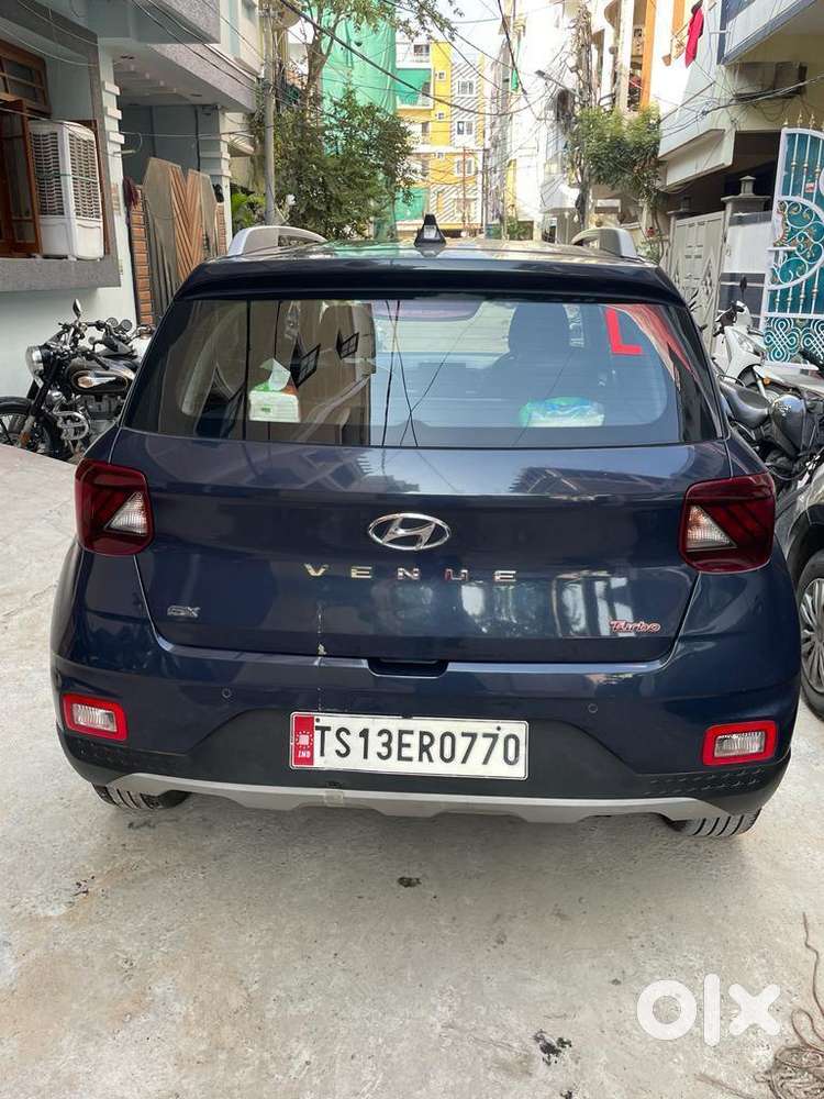 Hyundai Venue Manual - Less Driven.