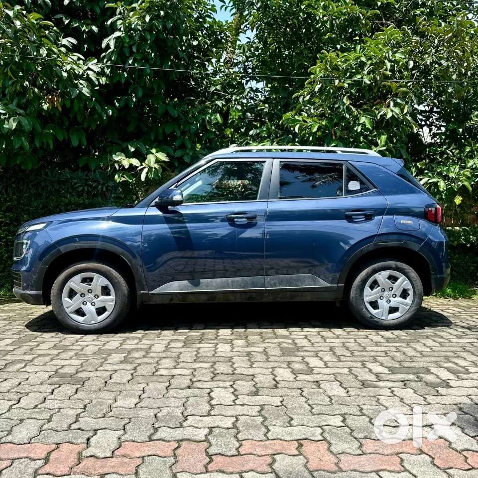Hyundai Venue 1.2 S (o), 2022, Petrol