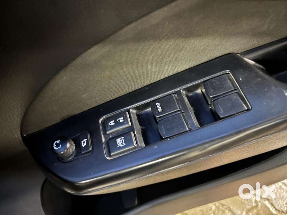 Maruti Suzuki Swift Vxi + Manual, 2015, Petrol