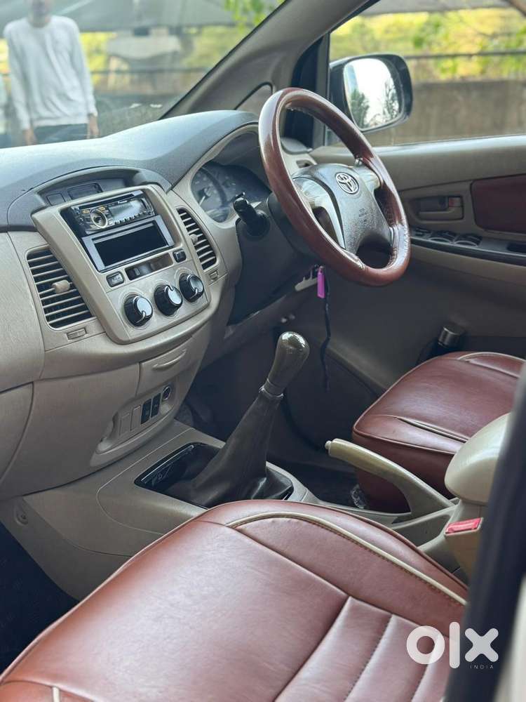 Toyota Innova 2.5 G (diesel) 8 Seater, 2014, Diesel