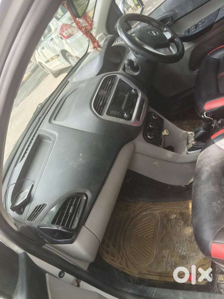 Tata Tiago 1.2 Revotron Xt (o), 2017, Petrol