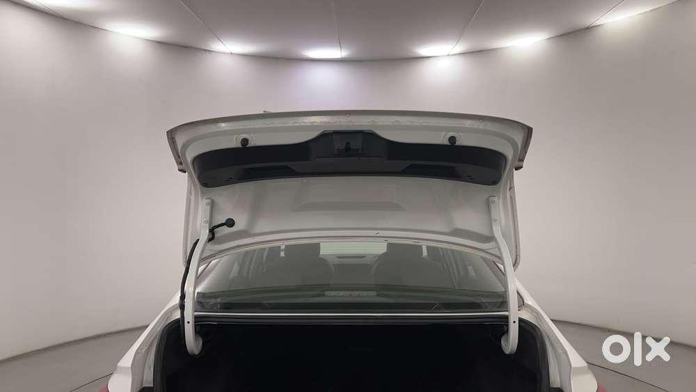 Skoda Slavia Style 1.5l Tsi Dsg, 2022, Petrol