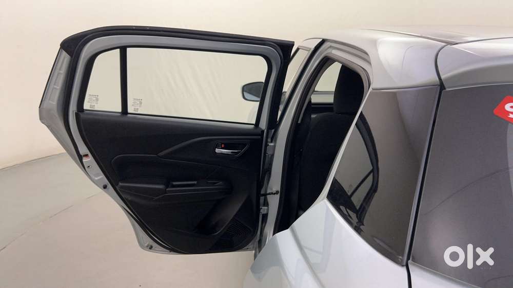 Maruti Suzuki Swift 1.2 Vxi (o), 2024, Petrol