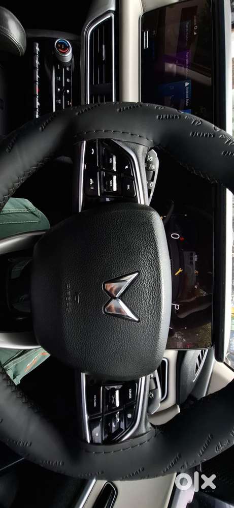 Mahindra Xuv700 2.2 Ax 7 Diesel At Str Awd, 2023, Diesel