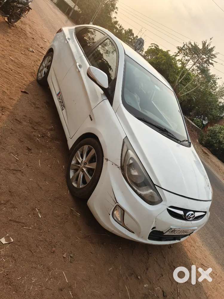 Hyundai Verna 2011