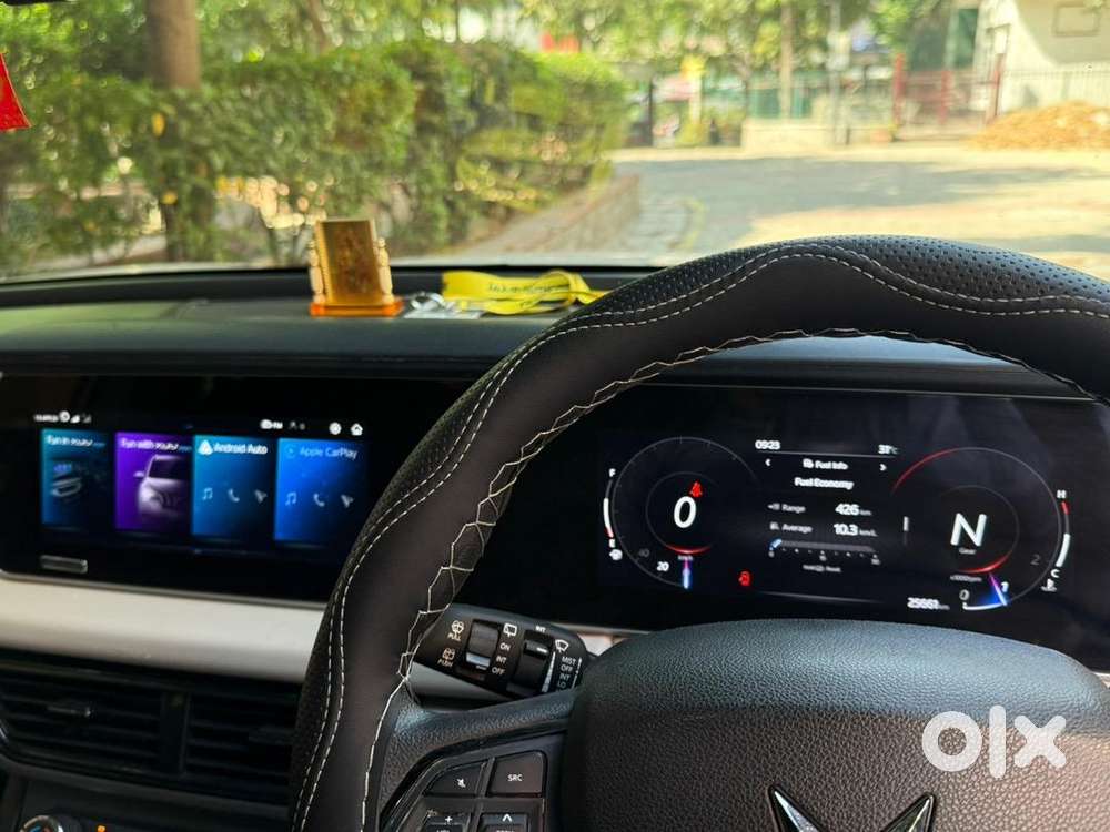 Mahindra Xuv700 Petrol Well Maintained