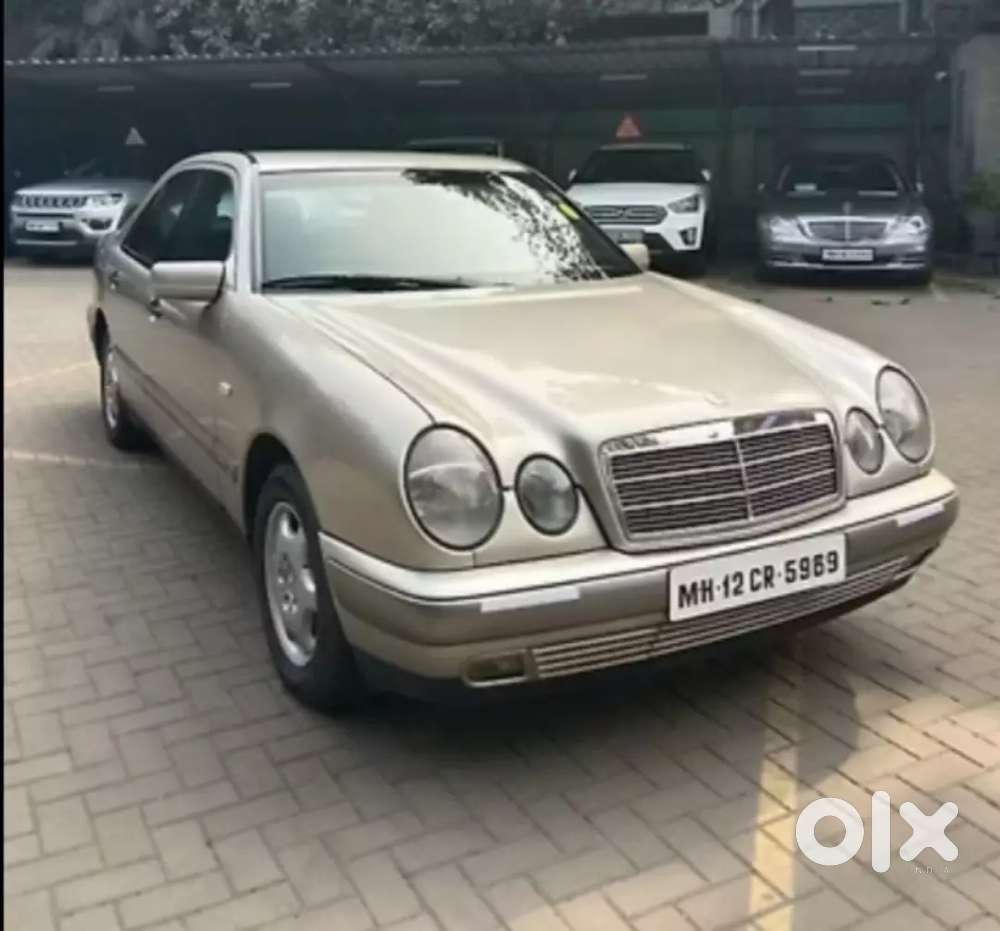 Mercedes Benz E320  Petrol Varient