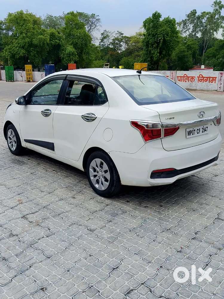 Hyundai Xcent 2018 Diesel 122000 Km Driven