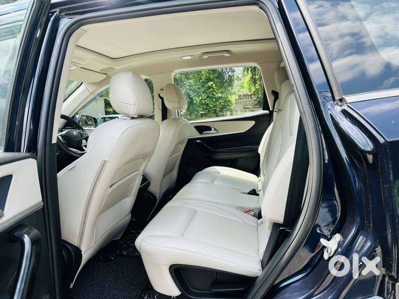 Mahindra Xuv700 2.2 Ax 7 Diesel At Str, 2023, Diesel