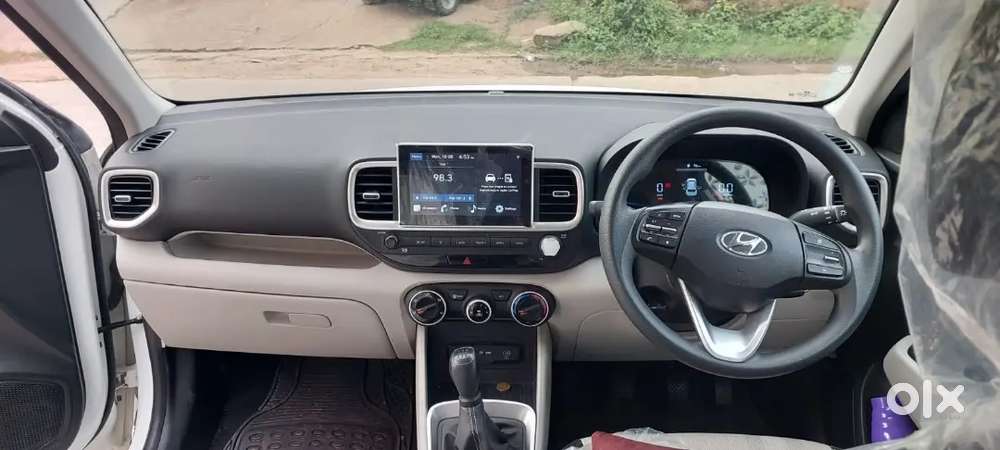 Hyundai Venue Mt Petrol 2024
