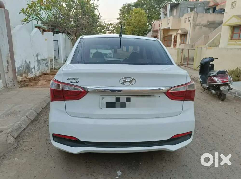 Hyundai Xcent 2017 Diesel Good Condition All New Tyres Average 27kmpl