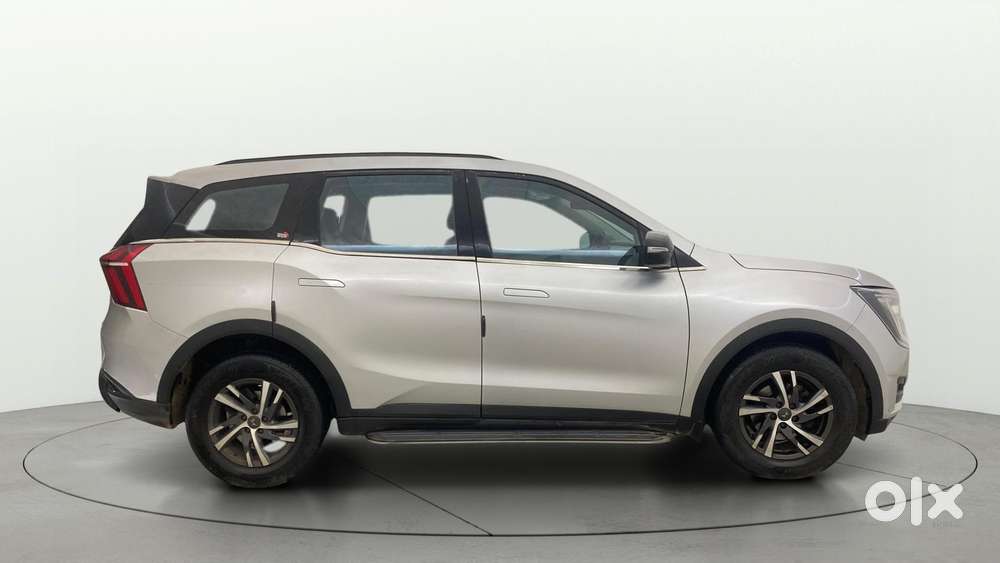 Mahindra Xuv700 2.0 Ax 5 Petrol Mt Str, 2022, Petrol