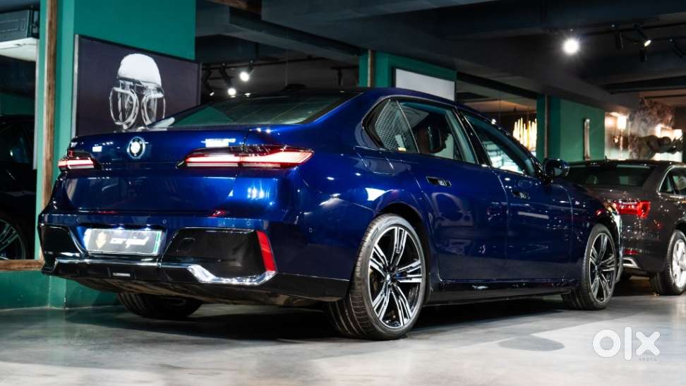 Bmw I7 Xdrive60, 2023, Electric