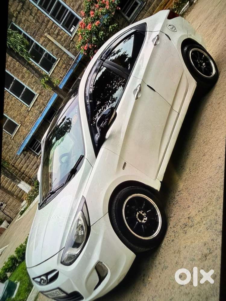 Hyundai Fluidic Verna 2012