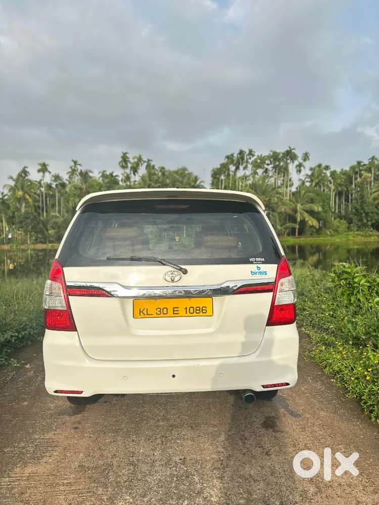 Toyota Innova 2015 Diesel Well Maintained