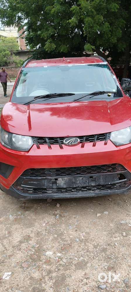 Mahindra Kuv 100 2016