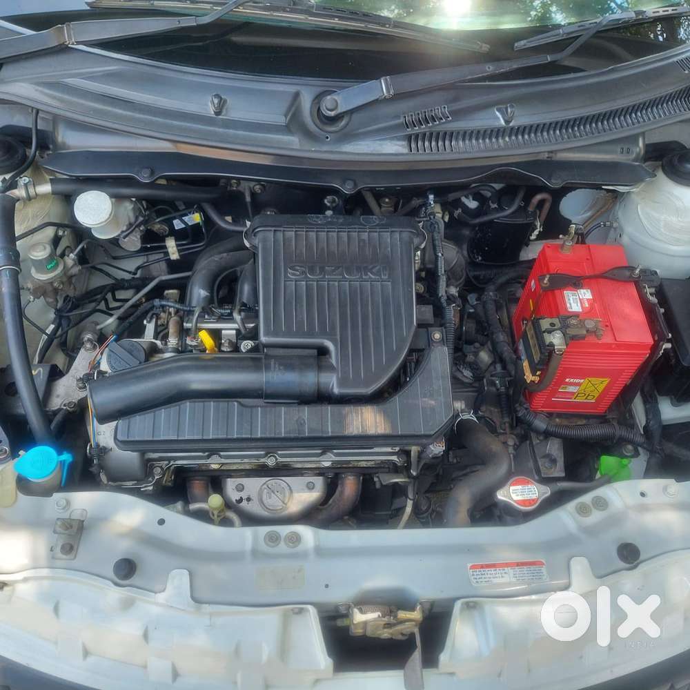Maruti Suzuki Swift Vxi Abs Bsiv, 2013, Petrol