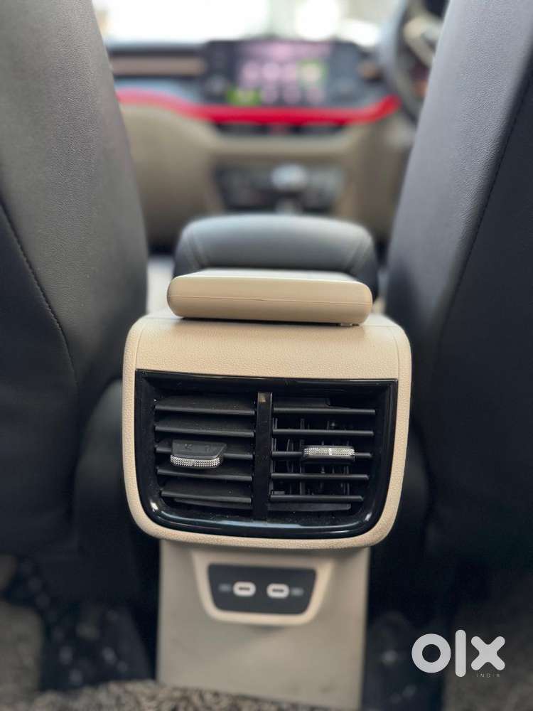 Skoda Slavia Style 1.0l Tsi Mt, 2024, Petrol