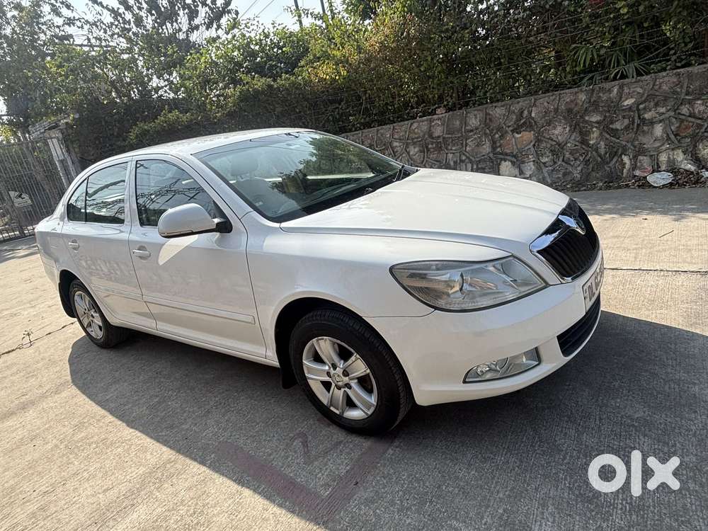 Skoda Laura 1.8 Tsi Ambition, 2011, Petrol