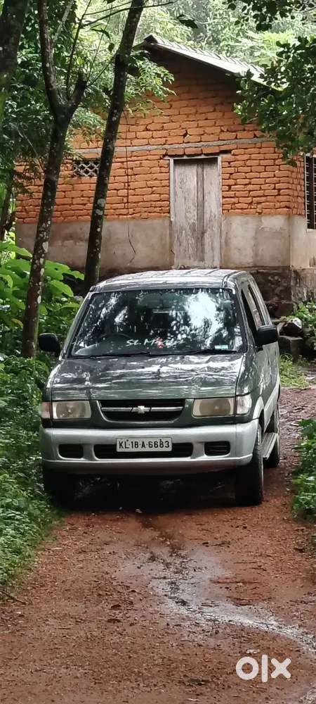 Chevrolet Tavera Elite 2004