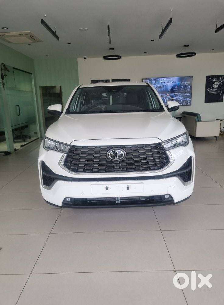 Toyota Innova Hycross 2.0 Zx (o) Hybrid 7 Str, 2025, Petrol