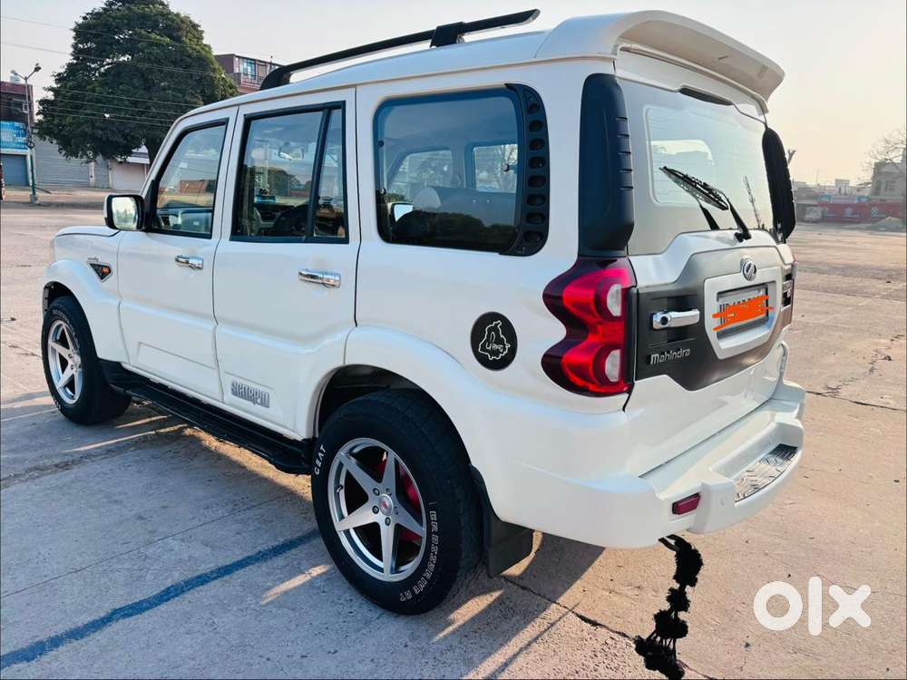 Mahindra Scorpio S8, 2015, Diesel