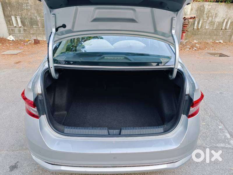 Skoda Slavia Style 1.0l Tsi At, 2023, Petrol